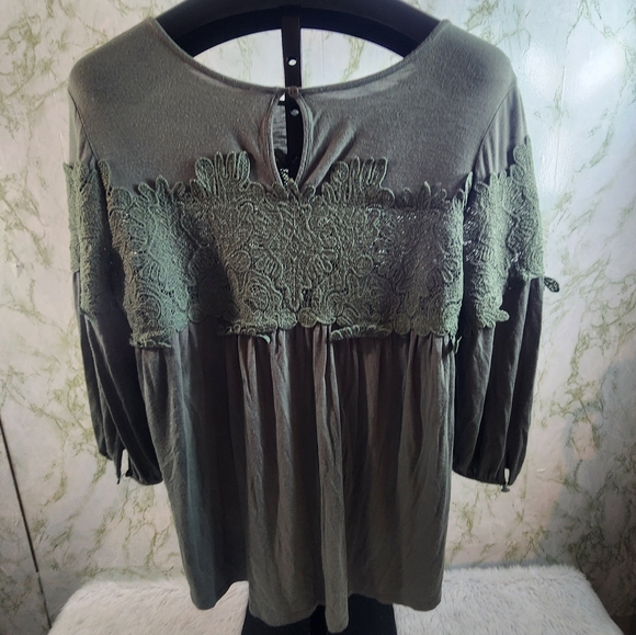 ADIVA Beautiful Embroidered Applique Top - Picture 6 of 10